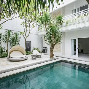 villa-kamboja-dua-seminyak.ubudhotelsnow.com/